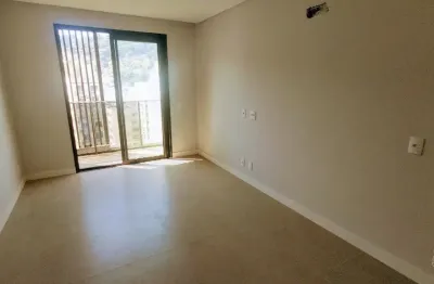 Ótimo apartamento de 2 dormitórios no centro de florianópolis