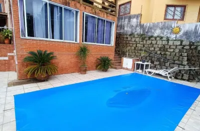Ótima casa residencial de 3 dormitórios no centro de florianópolis