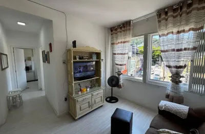 Ótimo apartamento de 2 dormitórios no centro de florianópolis