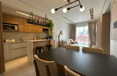 Ótimo apartamento de 2 dormitórios no centro de florianópolis