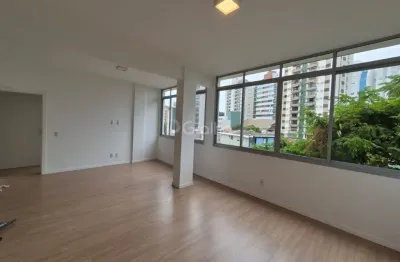 Apartamento de 3 dormitórios sendo 1 suíte no centro de florianópolis