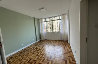 Ótimo apartamento de 2 dormitórios no centro de florianópolis