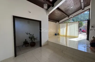 Casa residencial com 3 quartos sendo 1 suíte na trindade