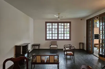 Casa residencial de 4 dormitórios no bairro córrego grande