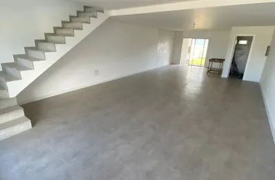Linda casa residencial de 3 dormitórios no bairro lagoa da conceição