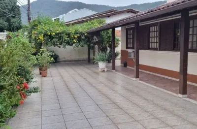 Excelente casa residencial de 5 dormitórios no bairro lagoa da conceição