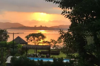 Maravilhosa casa com 5 quartos no bairro lagoa da conceição