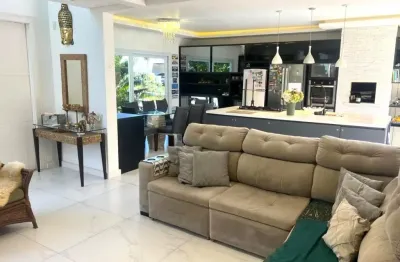 Linda casa residencial de 3 dormitórios no bairro rio tavares