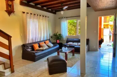 Maravilhosa casa residencial de 5 dormitórios no bairro rio tavares