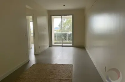 Lindo apartamento com 02 dormitórios no bairro rio tavares!