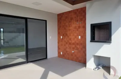 Maravilhosa casa residencial de 3 dormitórios no bairro rio tavares