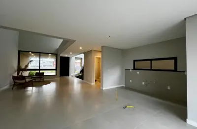 Maravilhosa casa residencial de 208m² no bairro rio tavares