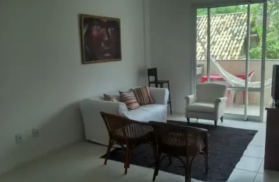 Lindo apartamento com 03 dormitórios no bairro rio tavares!