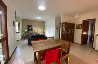 Maravilhosa casa com 3 quartos no bairro campeche em florianópolis