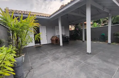 Linda casa com 2 quartos no bairro  campeche em florianópolis