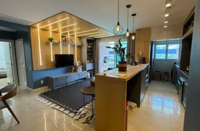 Apartamento com 2 suítes com acesso ao mar no bairro campeche