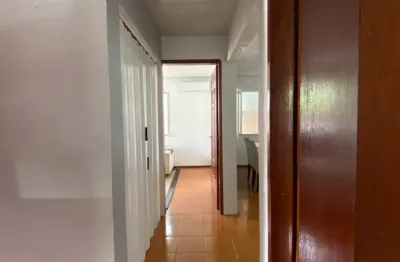Ótima casa residencial com 3 quartos no bairro carianos em florianópolis