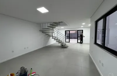 Linda casa geminada com 3 quartos no carianos, florianópolis