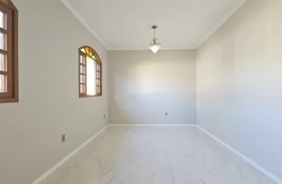Linda casa de 361.34m² com 4 quartos sendo 1 suíte no carianos