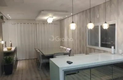 Linda casa de 196m² com 3 quartos sendo 1 suíte no carianos em florianópolis