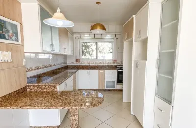 Linda casa residencial com 3 quartos no bairro carianos, florianópolis