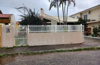 Linda casa com 3 quartos no bairro carianos em florianópolis