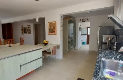 Linda casa residencial de 2 dormitórios no bairro morro das pedras