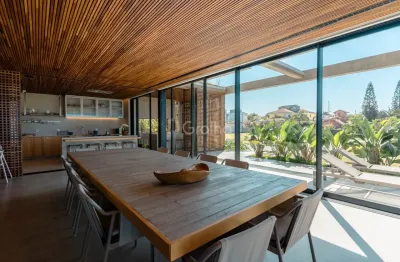 Linda casa de 626m² com 5 suítes no morro das pedras em florianópolis