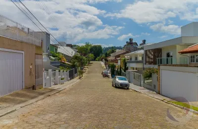 Linda casa residencial de 4 dormitórios no joão paulo em florianópolis