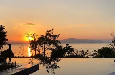 LINDO Apartamento de 3 dormitórios no bairro João Paulo em Florianópolis