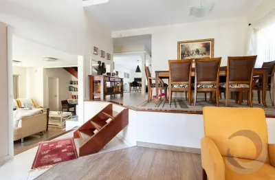 Linda casa residencial de 4 dormitórios no bairro joão paulo