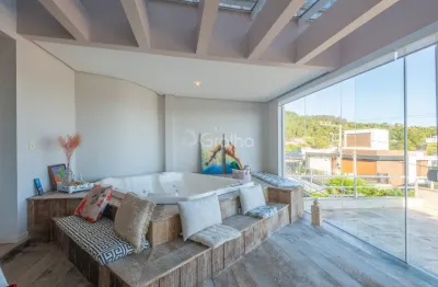 Maravilhosa casa de 596m² com 4 suítes no joão paulo em florianópolis