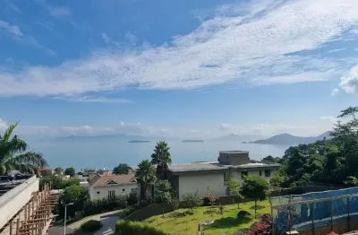 Linda casa residencial de 3 dormitórios no bairro cacupé em florianópolis