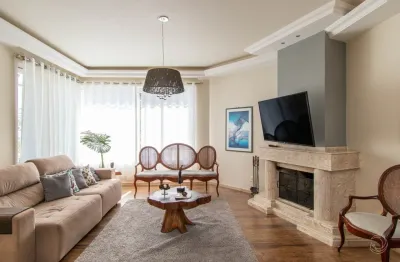 LINDA Casa Residencial de 4 dormItórios no bairro Cacupé em Florianópolis