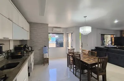 Maravilhosa casa de 230m² com 4 suítes em cacupé em florianópolis