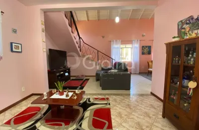 Casa de 270m² com 4 quartos sendo 3 suítes em santo antônio de lisboa