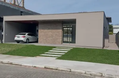 MARAVILHOSA Casa Residencial de 2 dormitórios no bairro Ratones em Florianópolis