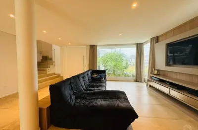 Casa residencial de 3 dormitórios no bairro jurerê internacional