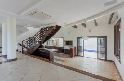 Casa Alto Padrão com 467,00m² e 5 suítes em Jurerê Internacional