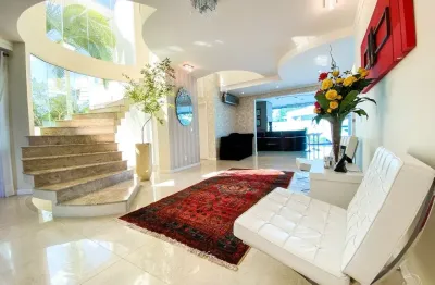 MARAVILHOSA Casa Alto Padrão com 4 suítes em Jurerê Internacional