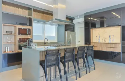 Casa alto padrão com 6 suítes no bairro jurerê internacional