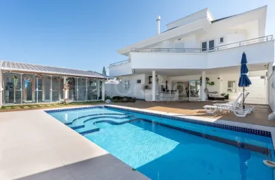 Casa Residencial com 4 suítes, com 532m² em Jurerê Internacional, Florianópolis.