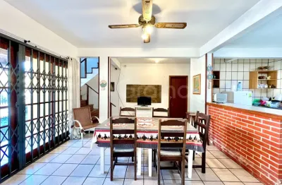 MARAVILHOSA Casa na quadra mar da Cachoeira do Bom Jesus Florianópolis