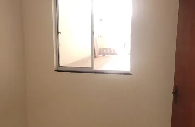 Casa 2/4 em castelo  branco  com garagem   valor 200.000,00