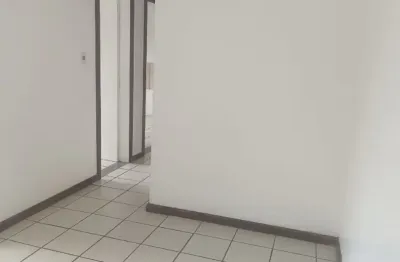 Apartamento com 2 quartos para alugar na Conjunto Bosque Imperial, 57, São Marcos, Salvador