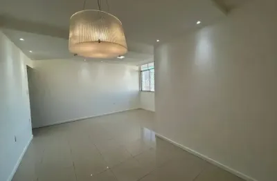 Apartamento no Imbuí - 3 Quartos (1 Suíte) - Andar Alto - Nascente