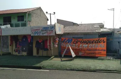Loja e casas nos fundos no bairro cachoeira em araucária