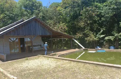 Chácara em contenda cond fechado com 02 casas/tanque de peixes com 7.865 metros