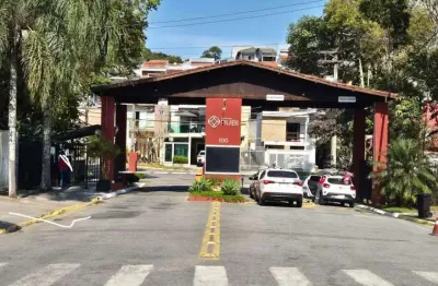 Sobrado com 2 suítes quintal 2 vagas e toda segurança de morar em condomínio