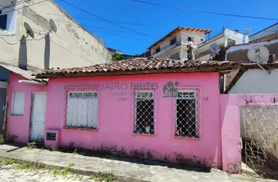 Vendo casa com 2 quartos e kitnet ao lado próximo ao centro de  ilhéus-ba
